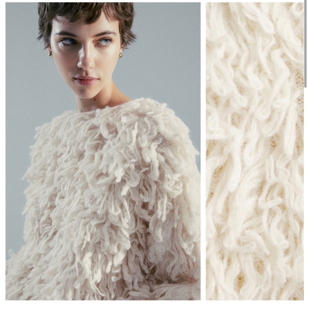 Massimo Dutti Cream Crew Neck Bouclé Knit Sweater. Size S